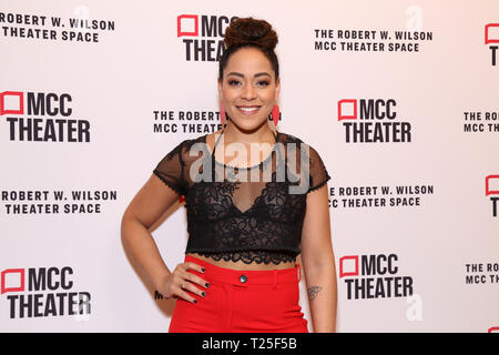 Öffnung Nacht für Alice, die von Herzen an der Robert W. Wilson MCC Theater Platz - Ankünfte. Mit: Lilli Cooper Wo: New York, New York, United States Wenn: 26 Feb 2019 Credit: Joseph Marzullo/WENN.com Stockfoto