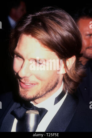 CULVER CITY, CA - 8. März: Schauspieler Tom Cruise besucht die 20. jährliche People's Choice Awards am 8. März 1994 an Sony Picture Studios in Culver City, Kalifornien. Foto von Barry King/Alamy Stock Foto Stockfoto