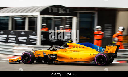 Monte Carlo / Monaco - 20/02/2018 - #2 Stoffel Vandoorn (BEL) in seinem papaya orange Mc Laren-Renault MCL 33 während der öffnung Tag vor der Stockfoto