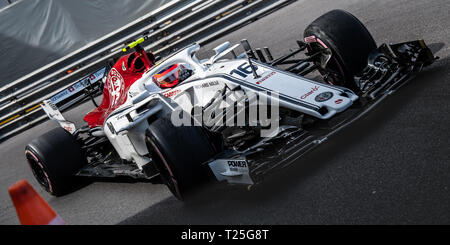 Monte Carlo / Monaco - 20/02/2018 - #16 Charles Leclerc (MCO) in seinem Alfa Romeo Sauber C37 während der öffnung Tag vor der Monaco 2018 Gr Stockfoto