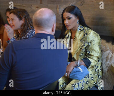 Ein intimes Abendessen Erfahrung an köstlichen Raw restaurant am 26. Februar 2019 in Miami Beach, Florida. Mit: Flemming Madsen, Joseline Hernandez Wo: Miami Beach, Florida, United States Wenn: 26 Feb 2019 Credit: Johnny Louis/WENN.com Stockfoto