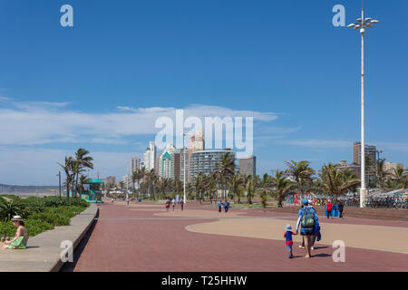 Beachfront Hochhäuser aus den unteren Marine Parade, Durban, KwaZulu-Natal, Südafrika Stockfoto