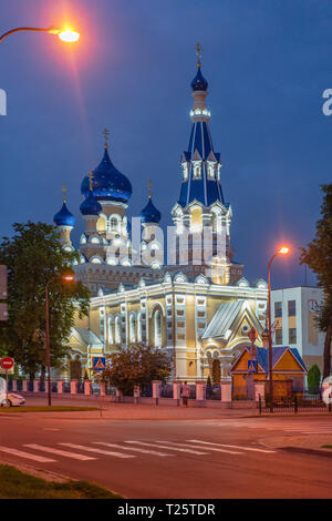 Brest, Belarus - Juli 30, 2018: Kirche St. Nikolaus in Brest in der Nacht. Stockfoto