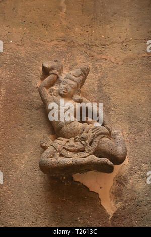 Abbildung der tanzenden Mädchen an an der Wand der Kailasha Tempel, Ellora Höhlen, Indien Stockfoto