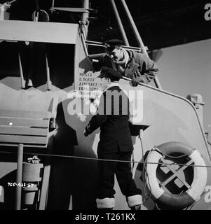 Das Schiff, das der Scham gestorben (1955) George Baker, Datum: 1955 Stockfoto