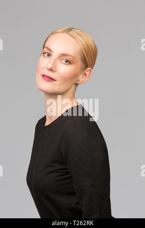 Studio-Porträt der selbstbewusste Reife Frau Stockfoto