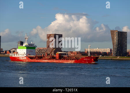 Ein Frachtschiff in Europoort, Niederlande Stockfoto