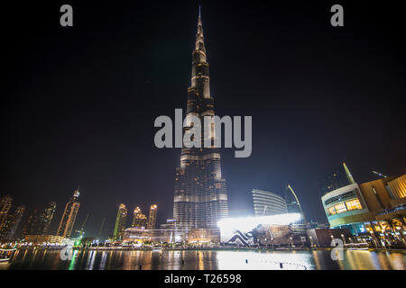 UAE, Dubai, Burj Khalifa bei Nacht Stockfoto