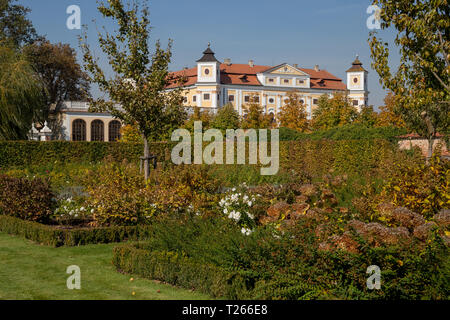 Staat Schloss Milotice, Perle Sudmahrens, ist ein einzigartig erhaltenen Komplex von barocken Gebäuden und Garten Architektur Stockfoto