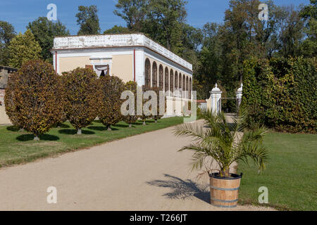 Staat Schloss Milotice, Perle Sudmahrens, ist ein einzigartig erhaltenen Komplex von barocken Gebäuden und Garten Architektur Stockfoto