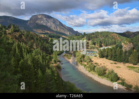 Mit Blick auf den Rio Ibanez und Cerro MacKay, Coyhaique, Aysen, Patagonien, Chile Stockfoto