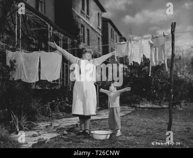 Junge Fraugeschichte (1951) Athene Seyler, Tony Deemer, Datum: 1951 Stockfoto