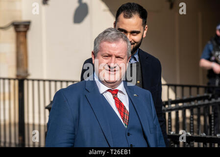 SNP MP Ian Blackford nach dem gescheiterten Brexit Bewegung, die im Parlament stattfand. Scottish National Party Fraktionschef in Westminster Stockfoto