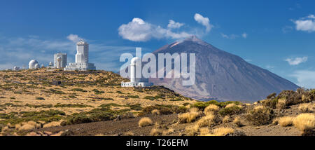 Panorama der Teide Observatorium vor Vulkan Teide (Teneriffa, Kanarische Inseln) Stockfoto