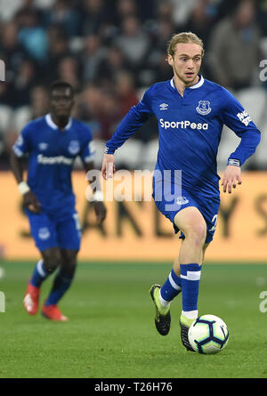 Everton ist Tom Davies in Aktion während der Premier League Match in London Stadion. Stockfoto