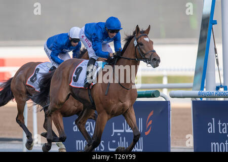 Dubai, USA. 30 Mär, 2019. MEYDAN, VEREINIGTE ARABISCHE EMIRATE''""" März 30: Kreuz, von William Buick geritten, gewinnt die Gruppe 2 Dubai Gold Cup am Dubai World Cup Nacht am Meydan Racecourse in den Vereinigten Arabischen Emiraten. Michael Sportswire McInally/Eclipse/CSM/Alamy leben Nachrichten Stockfoto