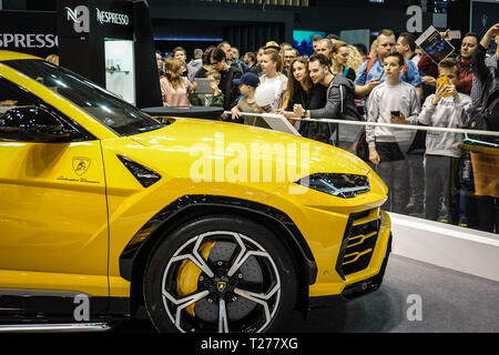 Poznan, Polen. 30 Mär, 2019. Ein Lamborghini Urus ist die Poznan Motor Show 2019 in Posen, Polen, am März 30, 2019 gesehen. Die Posen Motor Show 2019, mit der Teilnahme von 170 Automobilhersteller, ist von 28. März bis 31. März in Posen statt. Credit: Zhou Nan/Xinhua/Alamy leben Nachrichten Stockfoto