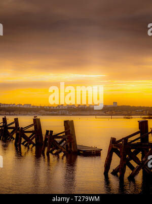 Golden Sunset in Cardiff Bay, Wales, Großbritannien Stockfoto