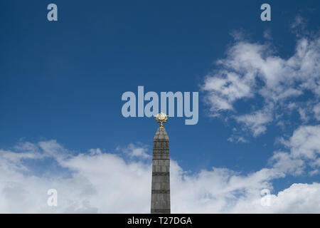 Den mächtigen Sieg Obelisk Denkmal in Independence Square in Minsk, Belarus. Stockfoto