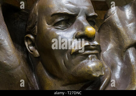 Lenin Skulptur in der Passage unter dem Platz der Unabhängigkeit in Minsk, Belarus. Stockfoto