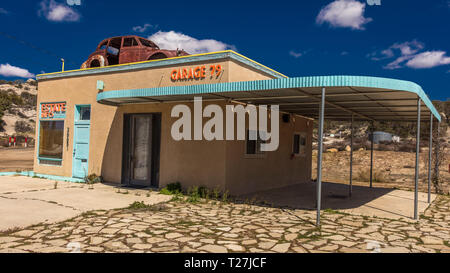 März 13, 2019, San Diego County, CA USA - Vintage 'Garage 79' San Diego County auf dem Weg nach Anza Borego State Park, Kalifornien Stockfoto