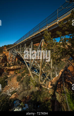 Mar 26, 2019 - Sedona, AZ, USA - midgley Brücke, Sedona, Arizona im Schnee Stockfoto