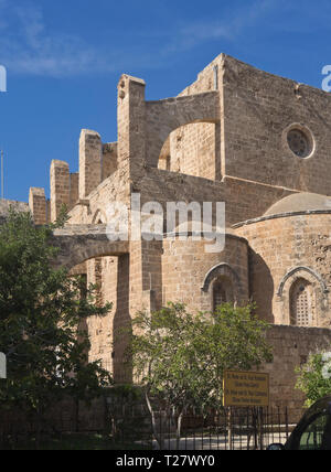 Ehemalige Kirche der Hll. Peter und Paul jetzt genannt Sinan Pasa Moschee in Famagusta Zypern, für Konzerte und Veranstaltungen genutzt Stockfoto