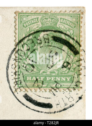 Englisch historische Stempel: Grün einen halben Penny Stempel mit einem Porträt von König Edward VII., 1910 schwarze Tinte Stornierung, Royal Mail Stockfoto