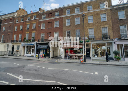 Connaught Dorf - Einzelhandel Luxus Hyde Park Estate Viertel an einem sonnigen Tag in London, Vereinigtes Königreich Stockfoto