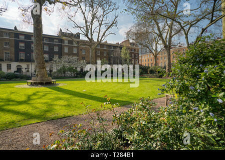 Connaught Dorf - Einzelhandel Luxus Hyde Park Estate Viertel an einem sonnigen Tag in London, Vereinigtes Königreich Stockfoto