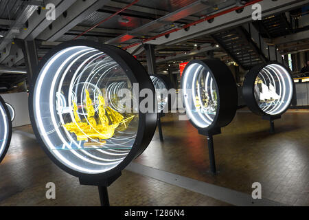 Berlin Deutschland - Deutsches Technikmuseum umfasst Exponate über die Beförderung einschließlich des Versandes. Stockfoto