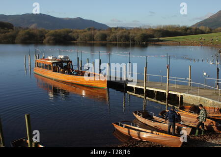 Bei Derwentwater Bootssteg, Keswick, Lake District, Cumbria, England starten Stockfoto