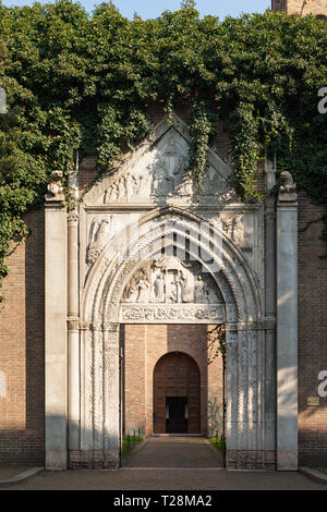 Basilika San Giovanni Evangelista, Principal Fassade. Ravenna, Emilia-Romagna. Italien Stockfoto