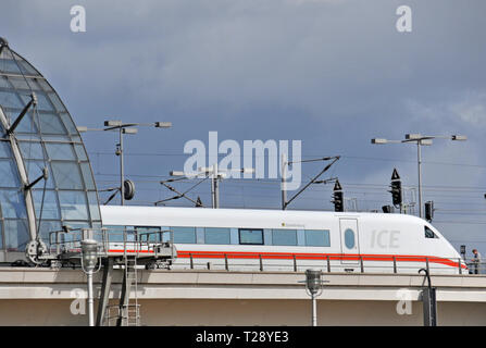 ICE-Zuges, Berlin, Deutschland Stockfoto