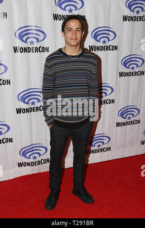 Aramis Knight fördert der AMC In den Badlands" bei der WonderCon 2019 am 1. Tag statt im Anaheim Convention Center in Anaheim, CA am 29. März 2019. Foto: Richard Chavez/PictureLux Stockfoto