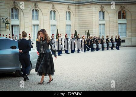 Paris, Frankreich. 29 Mär, 2019. Ihre Majestäten König Abdullah II. und Königin Rania mit Präsident Emmanuel Längestrich, und Frau Brigitte Längestrich bei einem Besuch in Paris, am 29. März 2019 Credit: Royal Hashemite Court/Albert Nieboer/Niederlande/Point de Vue |/dpa/Alamy leben Nachrichten Stockfoto