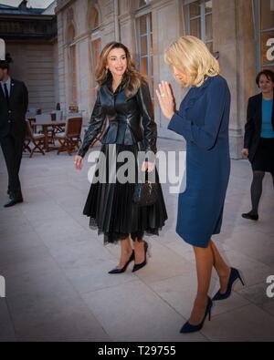 Paris, Frankreich. 29 Mär, 2019. Ihre Majestäten König Abdullah II. und Königin Rania mit Präsident Emmanuel Längestrich, und Frau Brigitte Längestrich bei einem Besuch in Paris, am 29. März 2019 Credit: Royal Hashemite Court/Albert Nieboer/Niederlande/Point de Vue |/dpa/Alamy leben Nachrichten Stockfoto