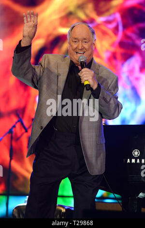 Coconut Creek, Florida, USA. 30 Mär, 2019. Neil Sedaka führt am Seminole Coconut Creek Casino am 30. März 2019 in Coconut Creek, Floridaorida. Quelle: MPI04/Medien Punch/Alamy leben Nachrichten Stockfoto