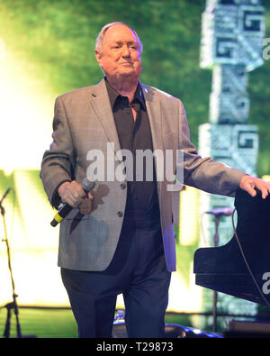 Coconut Creek, Florida, USA. 30 Mär, 2019. Neil Sedaka führt am Seminole Coconut Creek Casino am 30. März 2019 in Coconut Creek, Floridaorida. Quelle: MPI04/Medien Punch/Alamy leben Nachrichten Stockfoto