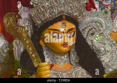 Nahaufnahme der Göttin Durga während der Durga Puja Feier Stockfoto