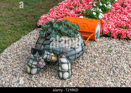 Brest, Belarus - 28. Juli 2018: eine Schildkröte aus Steinen gemacht Stockfoto