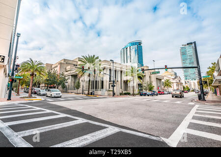 ORLANDO, Florida, USA - Dezember, 2018: Das Orange County Library System ist eine öffentliche Bibliothek in der Orlando Gegend von Zentral Florida, werden Stockfoto