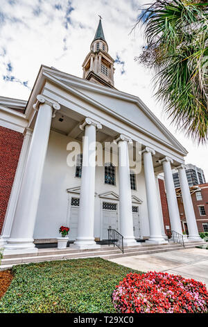 ORLANDO, Florida, USA - Dezember, 2018: Erste presbyterianische Kirche von Orlando 1876 an Church Street, Downtown Orlando, Florida, United S Stockfoto