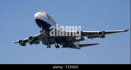 British Airways Boeing 747 Jumbo Jet G-Civr im Endanflug auf den Flughafen London-Heathrow LHR Stockfoto