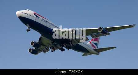 British Airways Boeing 747 Jumbo Jet G-Civr im Endanflug auf den Flughafen London-Heathrow LHR Stockfoto