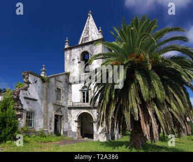 Kirche Nossa Senhora da Ajuda in Pedro Miguel, durch Erdbeben zerstört (Faial, Azoren) Stockfoto