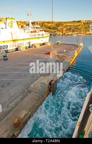 Malta-Gozo-Fährdienst auf dem Gozo Channel, Malta Stockfoto