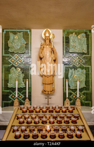 St. Augustine, Florida - 15. Juni 2018: Dieses Heiligtum Saint Patrick ist im Inneren der Kathedrale Basilika von St. Augustine entfernt. Stockfoto