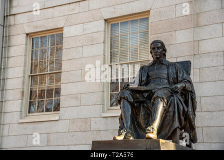 Boston, MS, USA, Dezember 9 2018 - Harvard Universität wurde im Jahre 1636 finanziert und benannt nach seinem ersten Wohltäter John Harvard Stockfoto