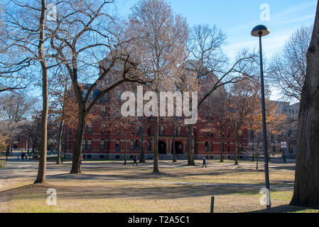 Boston, MS, USA, Dezember 9 2018 - Harvard Universität wurde im Jahre 1636 finanziert und benannt nach seinem ersten Wohltäter John Harvard Stockfoto